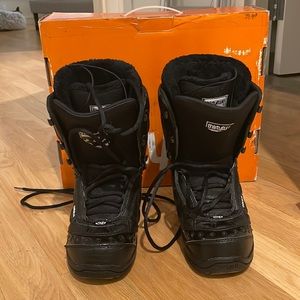 Thirtytwo snowboarding boots womens exus US 6.5